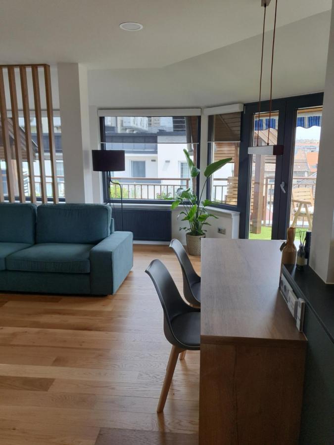 Modern Top Floor Loft With Balcony ブダペスト エクステリア 写真